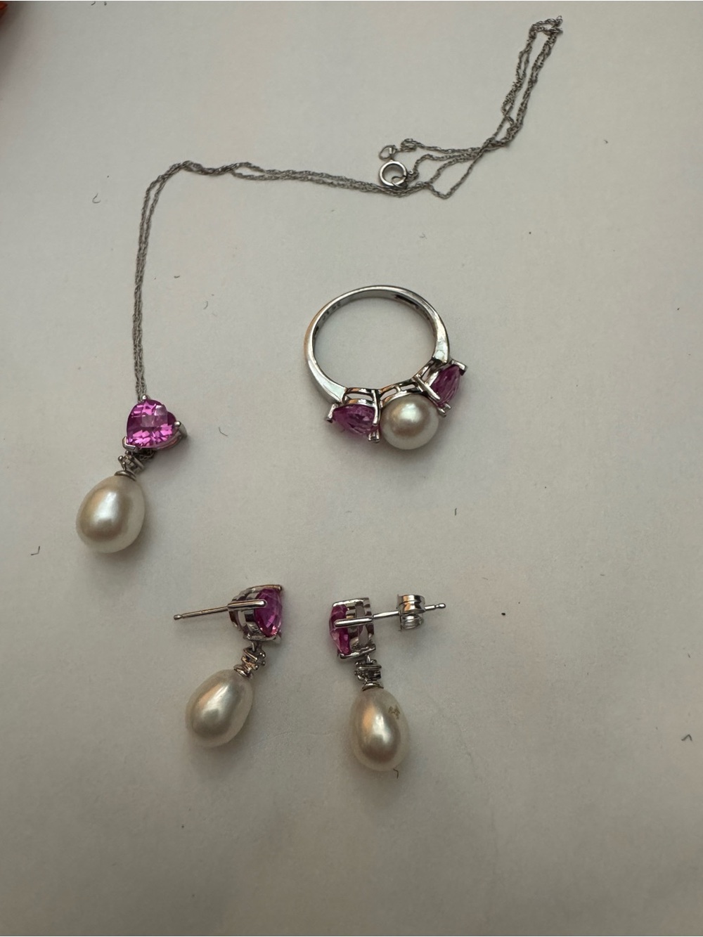 Fine jewelry 10k white gold, pink sapphire and fresh water pearl earrings - Picture 7 of 7